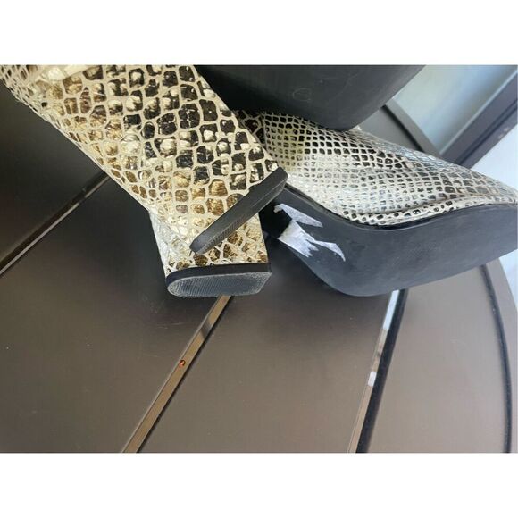 Diba True Snakeskin Ankle Booties Size 7 - Picture 10 of 14